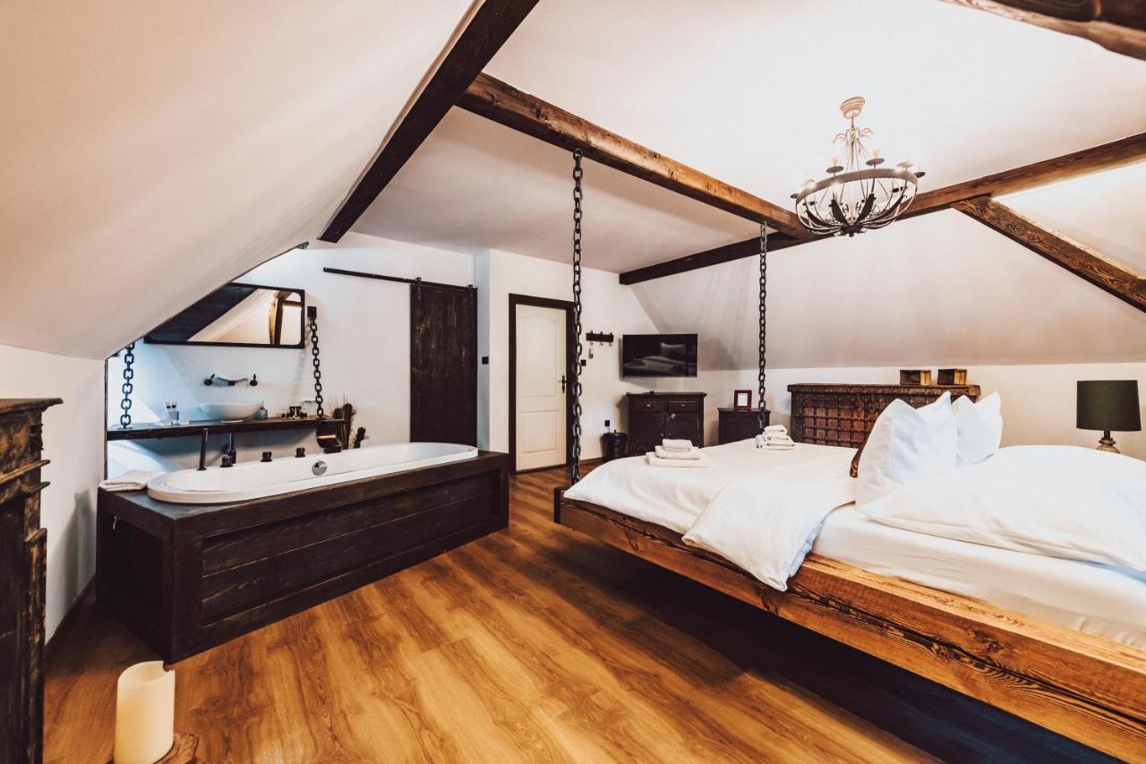 Resort Mlyn Cernovice Cernovice  Zewnętrze zdjęcie