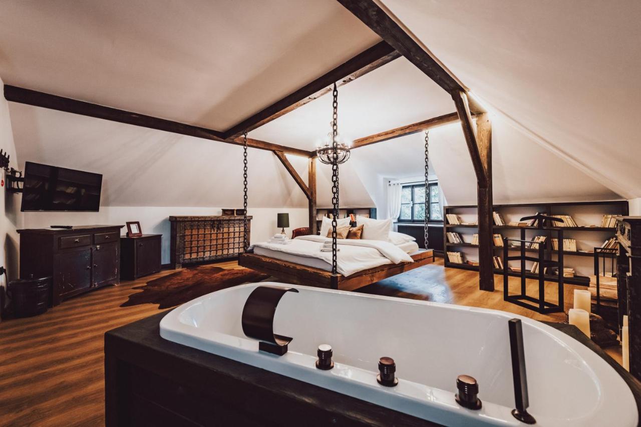 Resort Mlyn Cernovice Cernovice  Zewnętrze zdjęcie