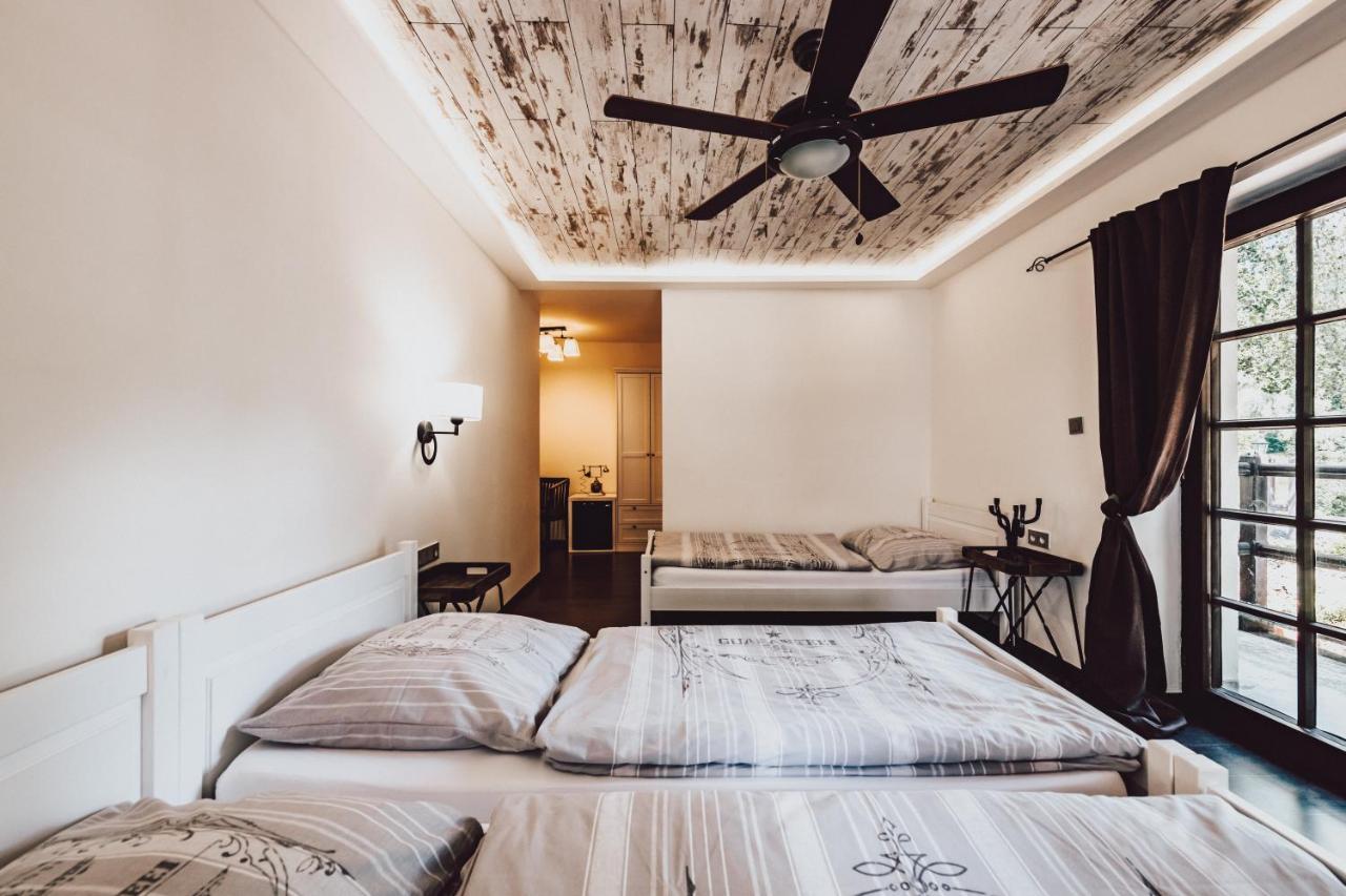 Resort Mlyn Cernovice Cernovice  Zewnętrze zdjęcie