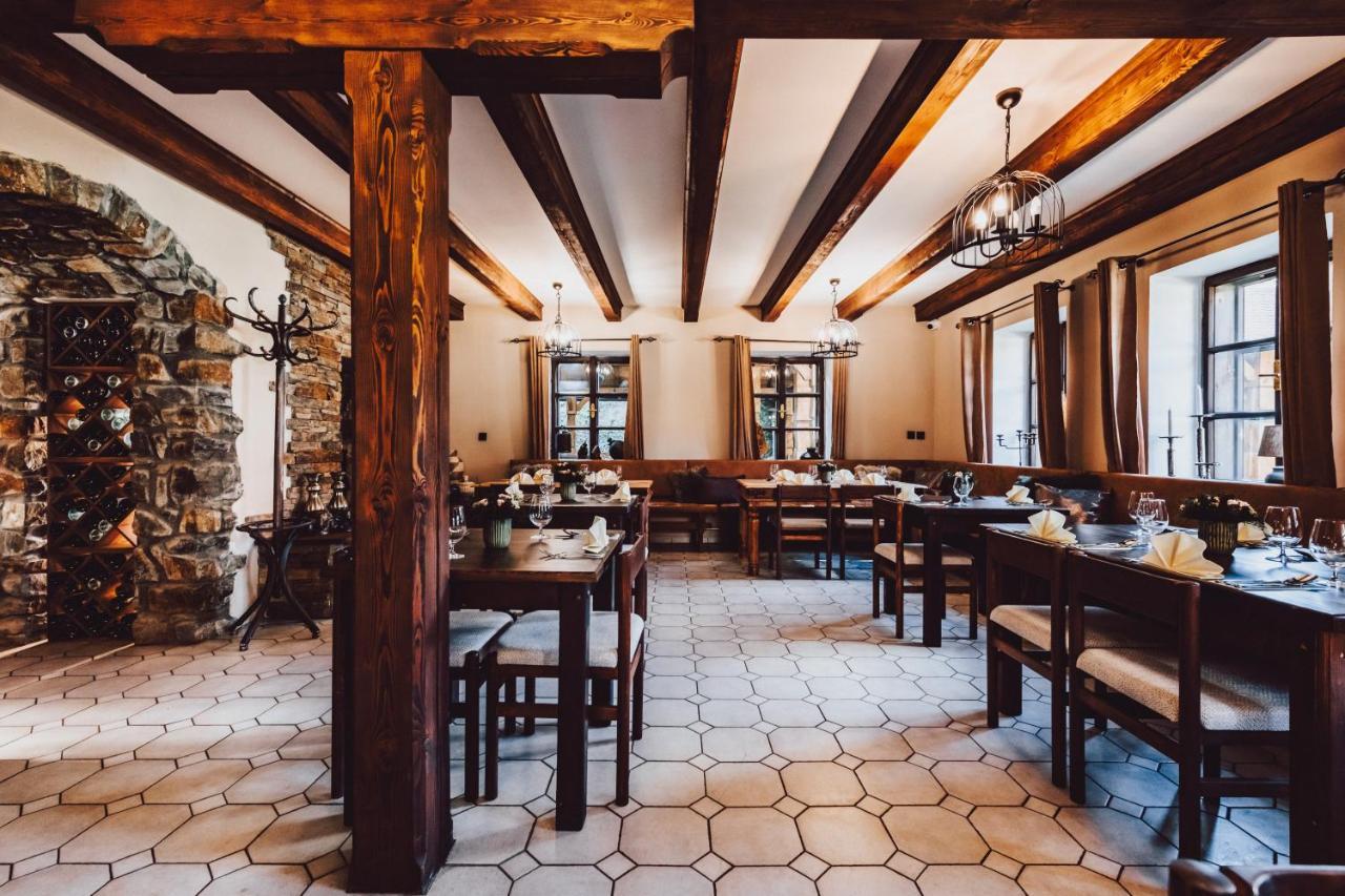 Resort Mlyn Cernovice Cernovice  Zewnętrze zdjęcie