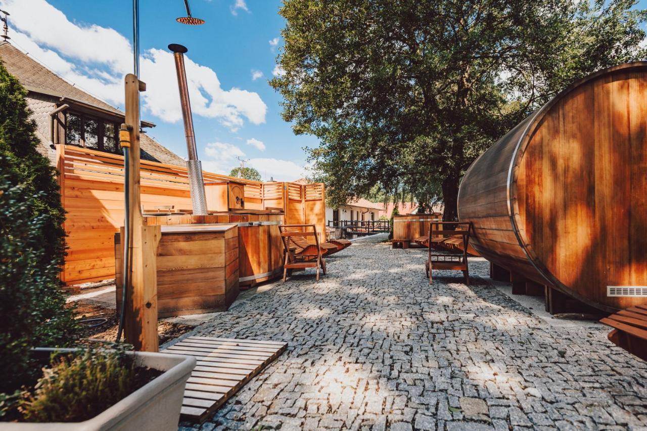 Resort Mlyn Cernovice Cernovice  Zewnętrze zdjęcie