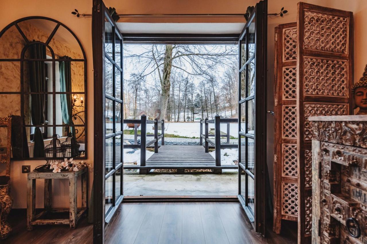 Resort Mlyn Cernovice Cernovice  Zewnętrze zdjęcie