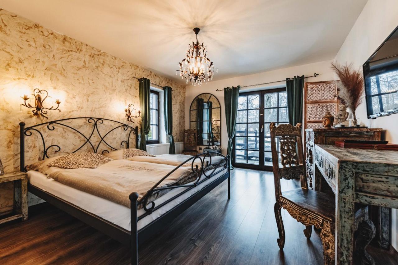 Resort Mlyn Cernovice Cernovice  Zewnętrze zdjęcie