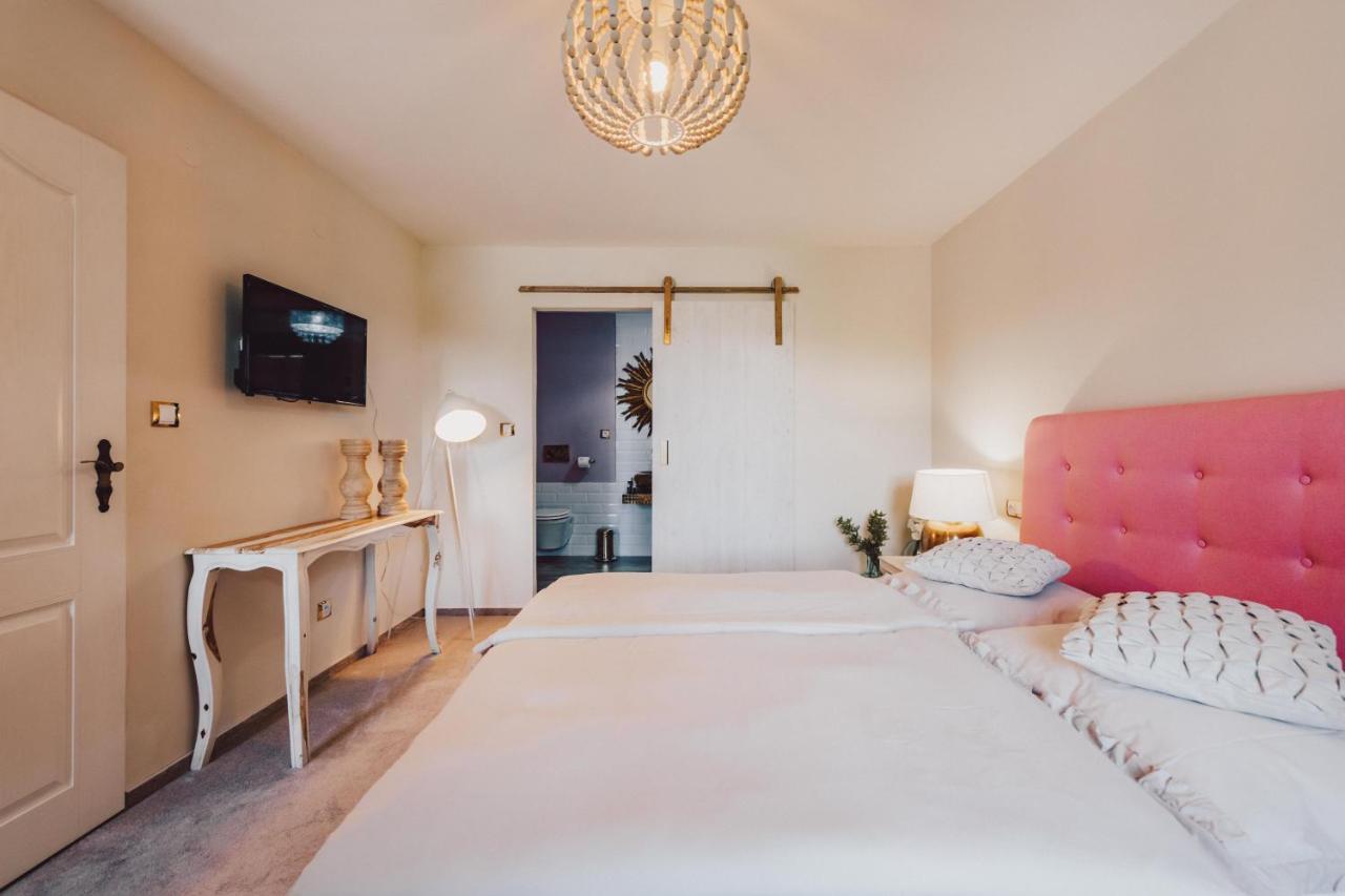 Resort Mlyn Cernovice Cernovice  Zewnętrze zdjęcie