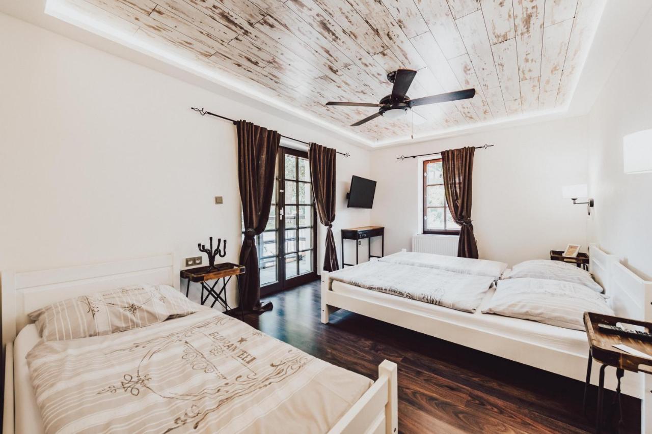 Resort Mlyn Cernovice Cernovice  Zewnętrze zdjęcie