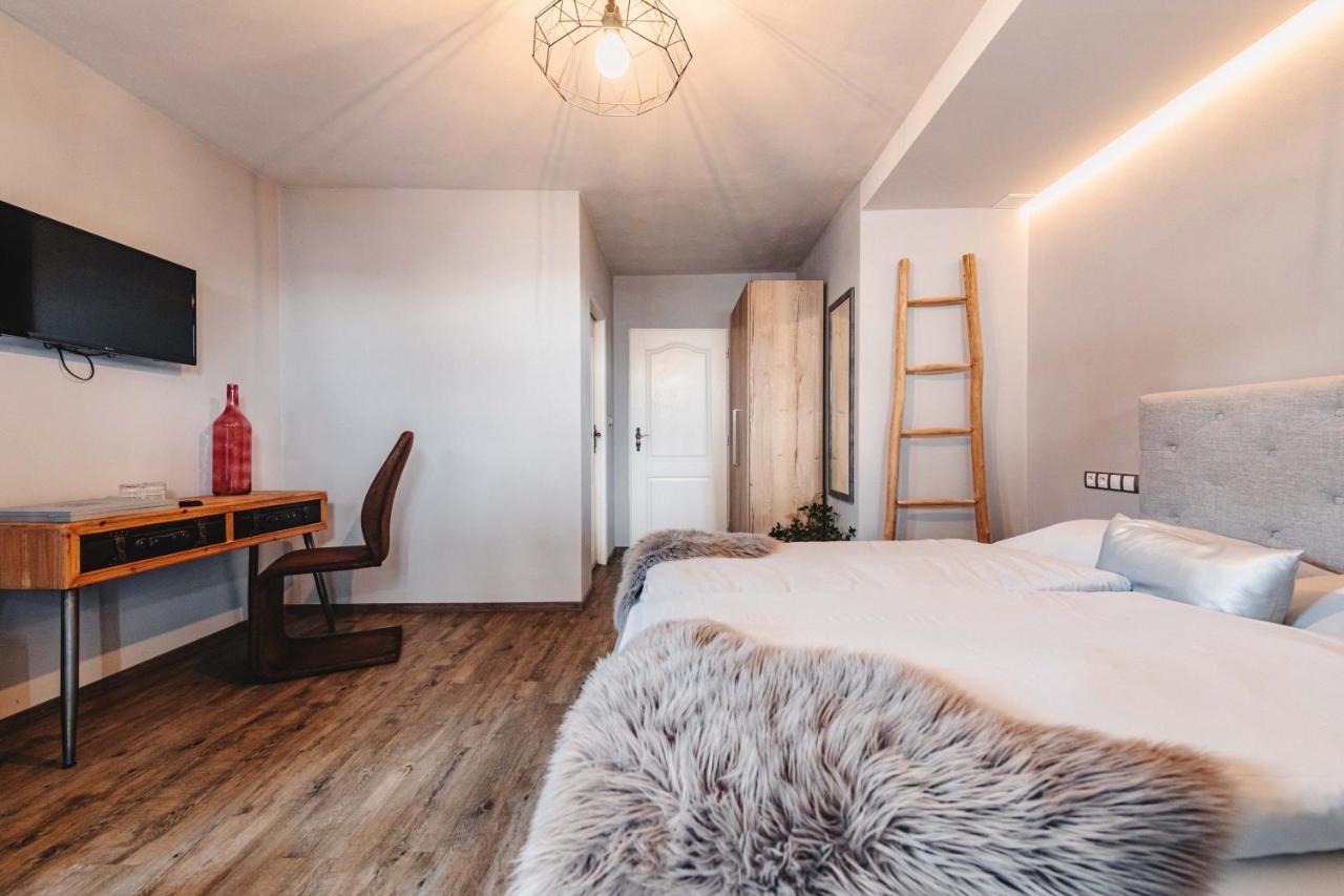 Resort Mlyn Cernovice Cernovice  Zewnętrze zdjęcie