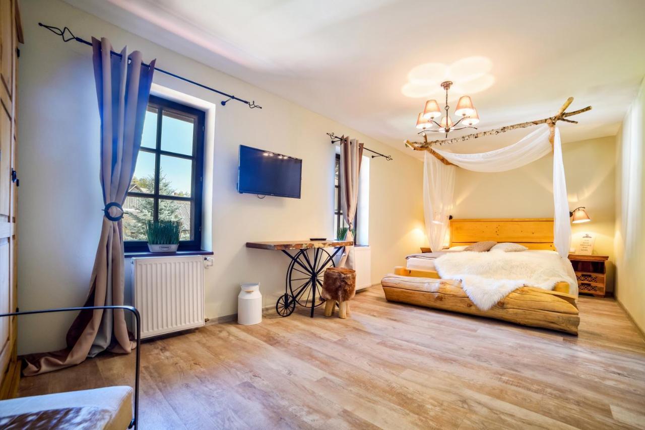 Resort Mlyn Cernovice Cernovice  Zewnętrze zdjęcie