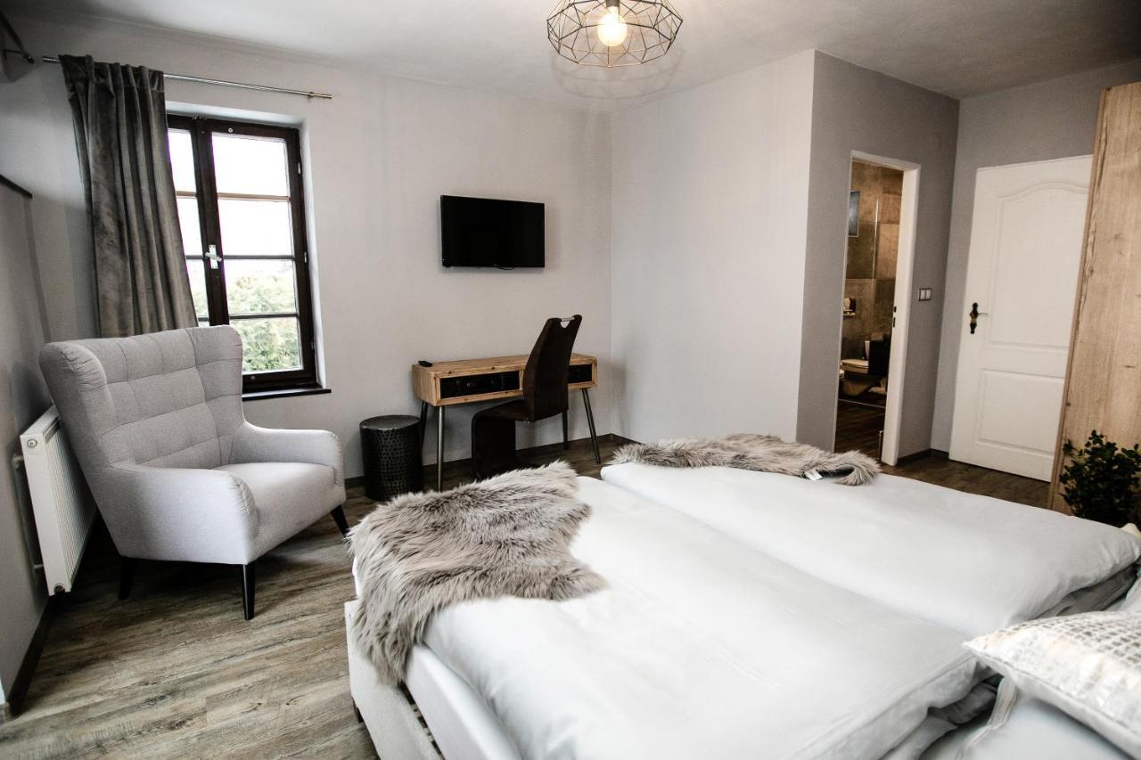 Resort Mlyn Cernovice Cernovice  Zewnętrze zdjęcie