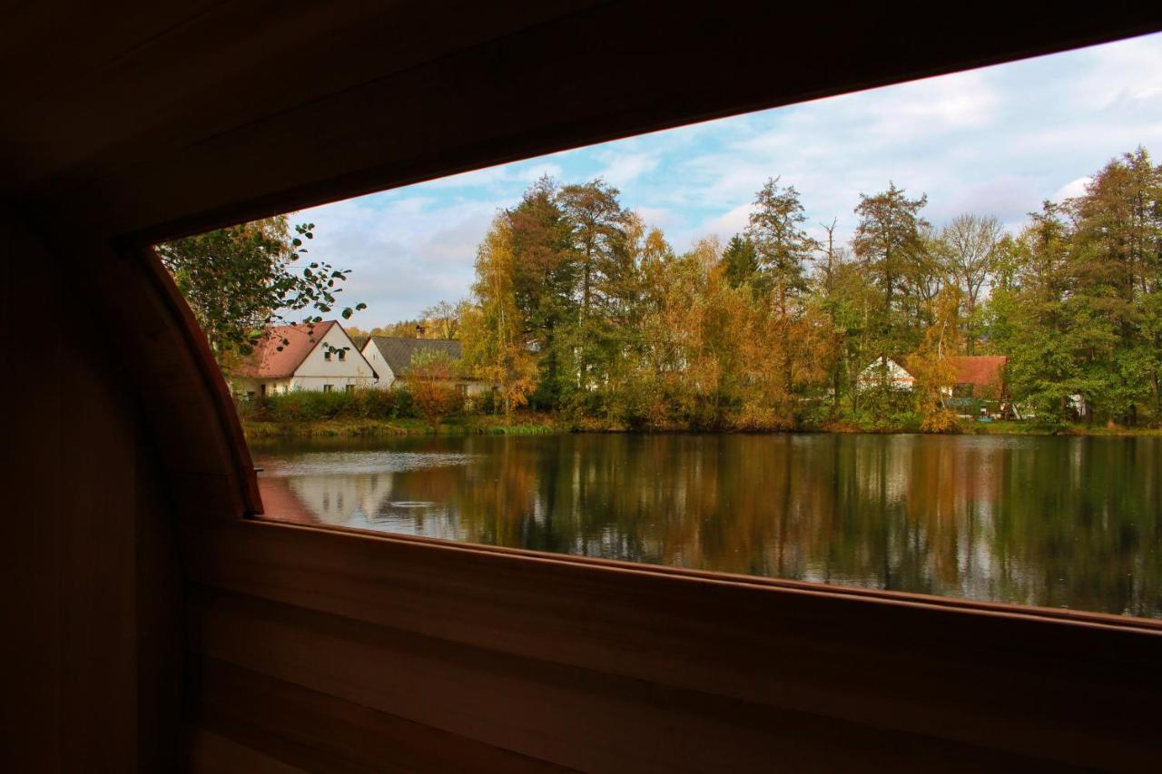 Resort Mlyn Cernovice Cernovice  Zewnętrze zdjęcie